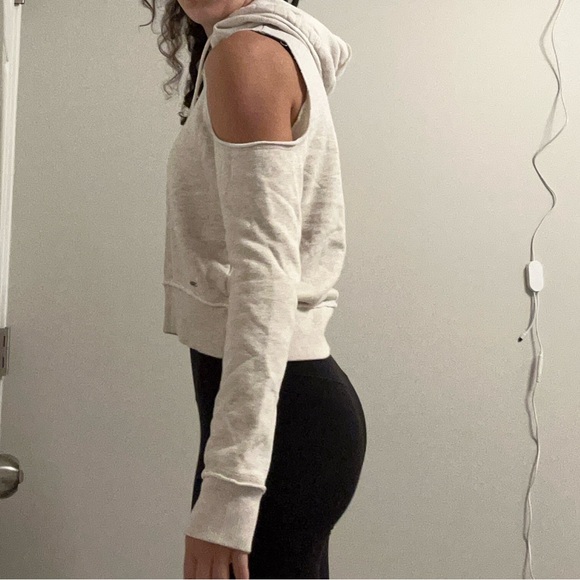 Shoulderless cropped hoodie - Picture 4 of 8